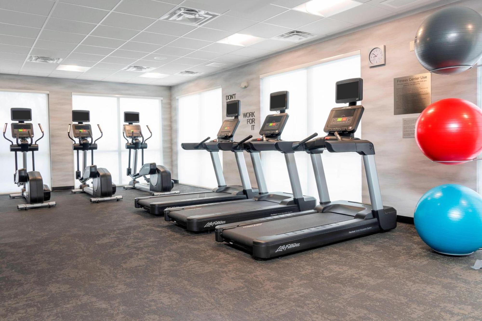 Fairfield Inn & Suites By Marriott Fair Oaks Farms Εξωτερικό φωτογραφία